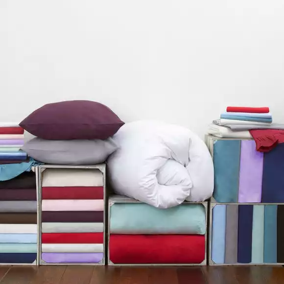 Dunelm Non Iron Plain Dye White Kingsize Pillowcase Pair - Image 3