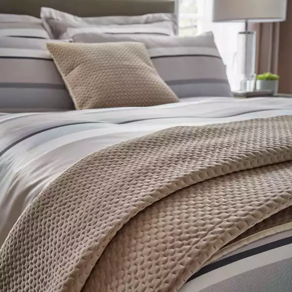Dunelm Pinsonic Natural Bedspread - Image 2
