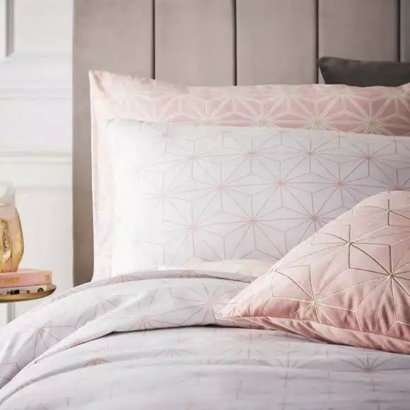 Riva Home Furn. Tessellate Geometric Blush Reversible Duvet Cover And Pillowcase Set - Image 3
