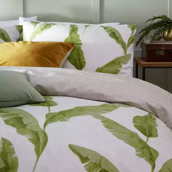 Riva Home Furn. Plantain Leaf Green Reversible Duvet Cover And Pillowcase Set - Image 3