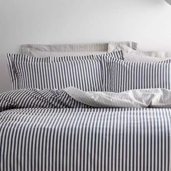 The Linen Yard Hebden Reversible 100% Cotton Navy Duvet Cover And Pillowcase Set - Image 2