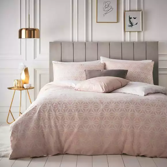Riva Home Furn. Tessellate Geometric Blush Reversible Duvet Cover And Pillowcase Set