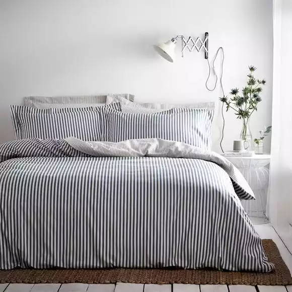 The Linen Yard Hebden Reversible 100% Cotton Navy Duvet Cover And Pillowcase Set