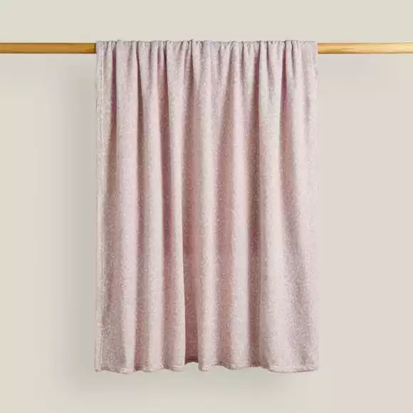 Dunelm Printed Fleece Dottie Lilac 130x160cm - Image 2