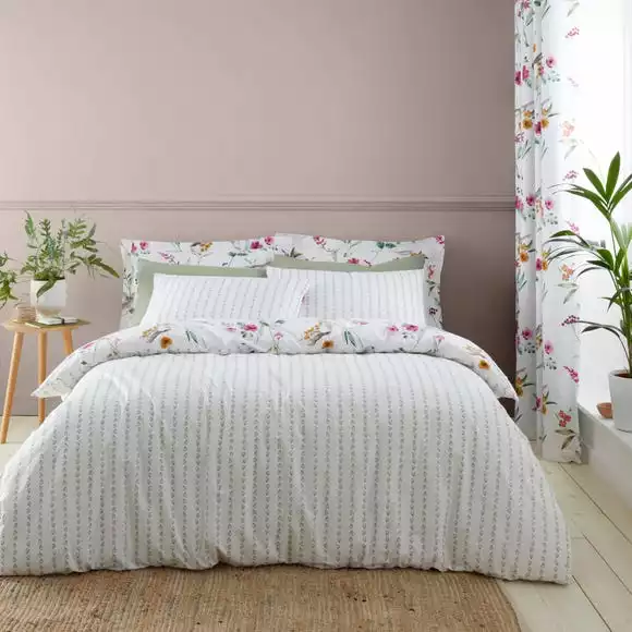 Dunelm Country Bird Pink Duvet Cover And Pillowcase Set - Image 2