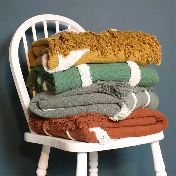 Furn Rainbow Tufted 130cm X 150cm Throw - Image 3