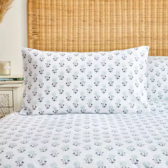 Dunelm Prisha Floral Navy Reversible Duvet Cover And Pillowcase Set - Image 3
