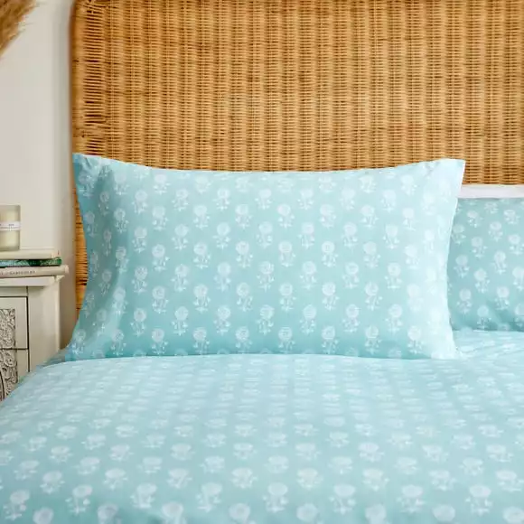 Dunelm Prisha Floral Navy Reversible Duvet Cover And Pillowcase Set - Image 4