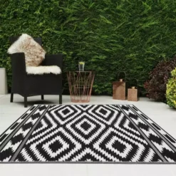 JVL Aztec Reversible Plastic Woven Indoor Outdoor Rug
